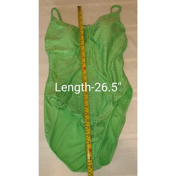 Green Eyelet Swimsuit Women's Sz XL 16 18 Built In Bra Strappy Back One Piece - Picture 12 of 16